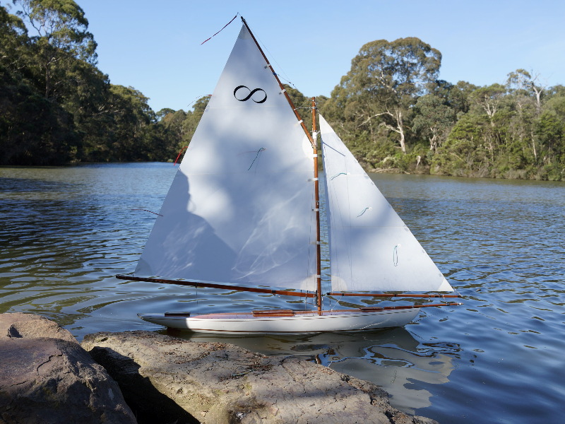 how do rc sailboats work